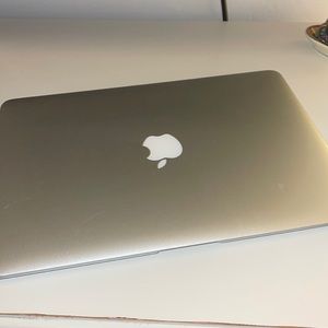 MacBook Air 13-Inch 2014 Silver